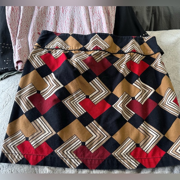 Fun block print mini skirt - Picture 4 of 4